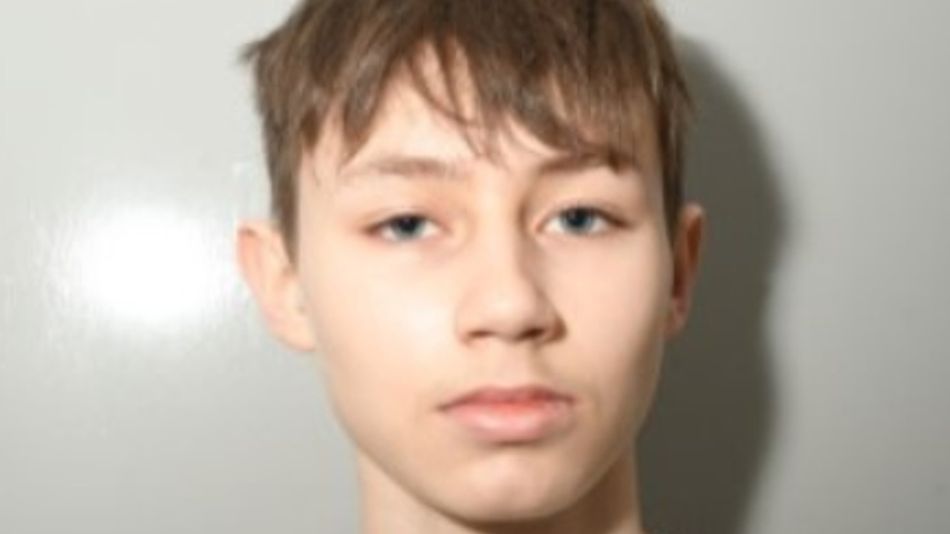 Adolescente é preso na Inglaterra por matar e tentar decapitar amigo de 11 anos
