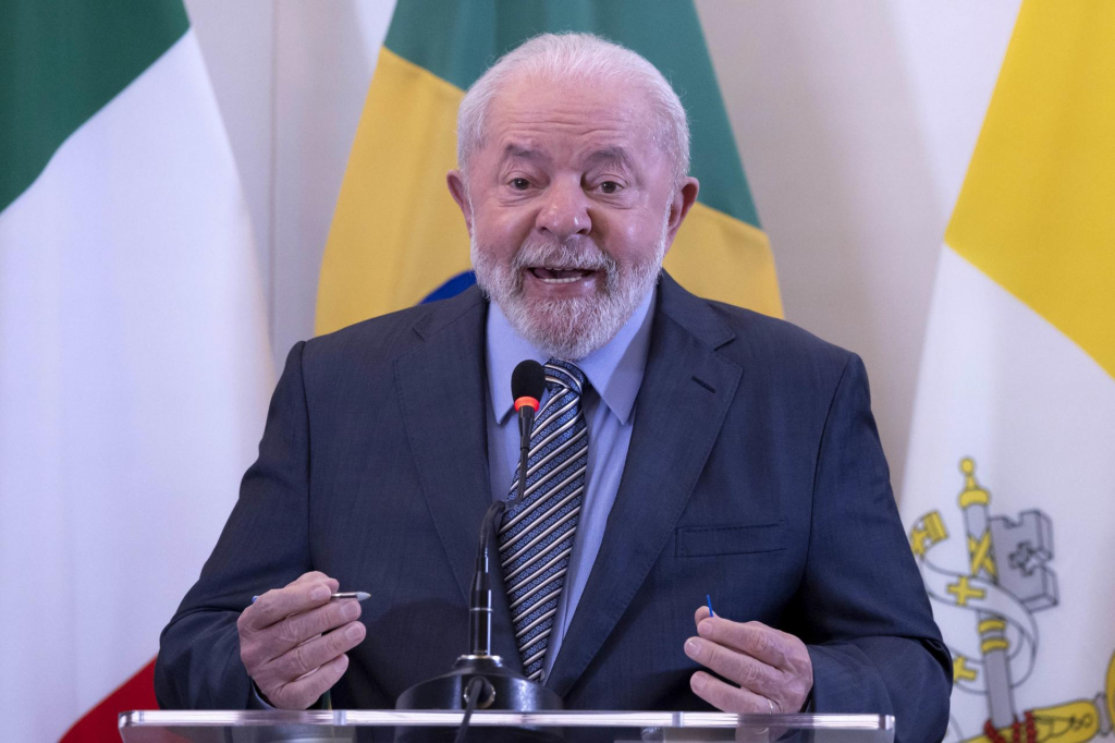Lula diz que aprovação de Zanin no STF é uma vitória para o Brasil