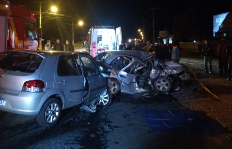 Câmera de segurança registra acidente de trânsito que deixou dois mortos em Santa Catarina; veja o vídeo