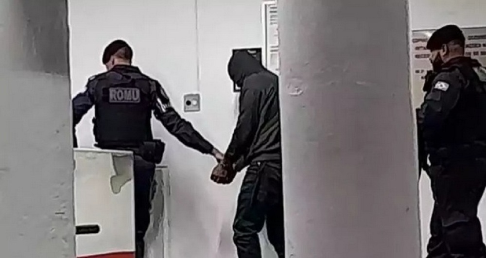 Polícia prende três suspeitos de participar em assaltos a joalherias em shopping de Campinas