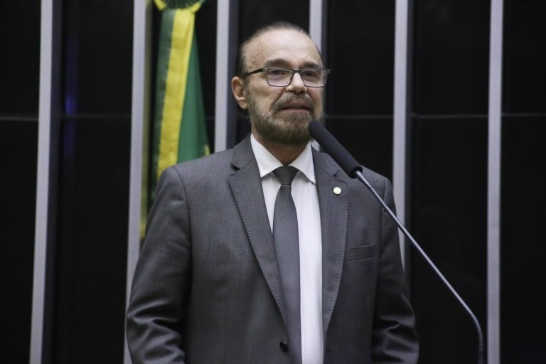 Lincoln Portela vence disputa interna e será o candidato oficial do PL a vice-presidente da Câmara
