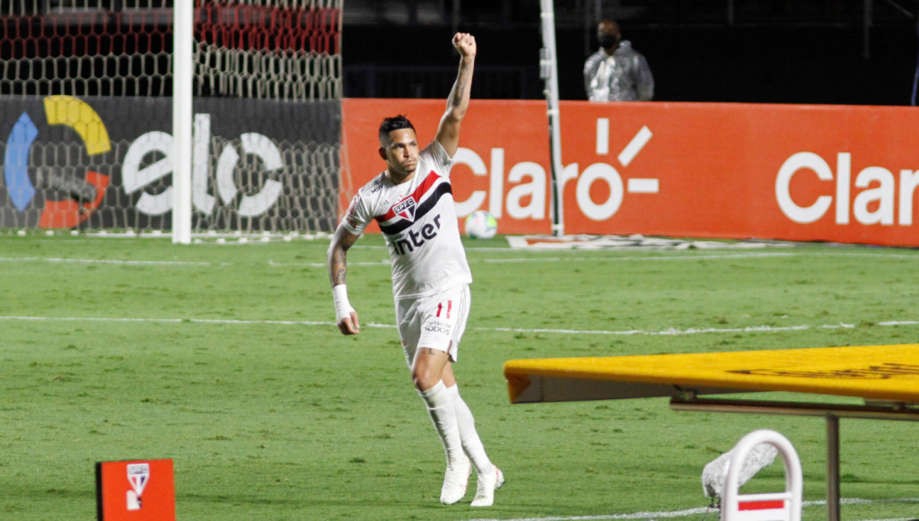 Copa do Brasil: São Paulo joga bem, vence o Flamengo de novo e está na semifinal