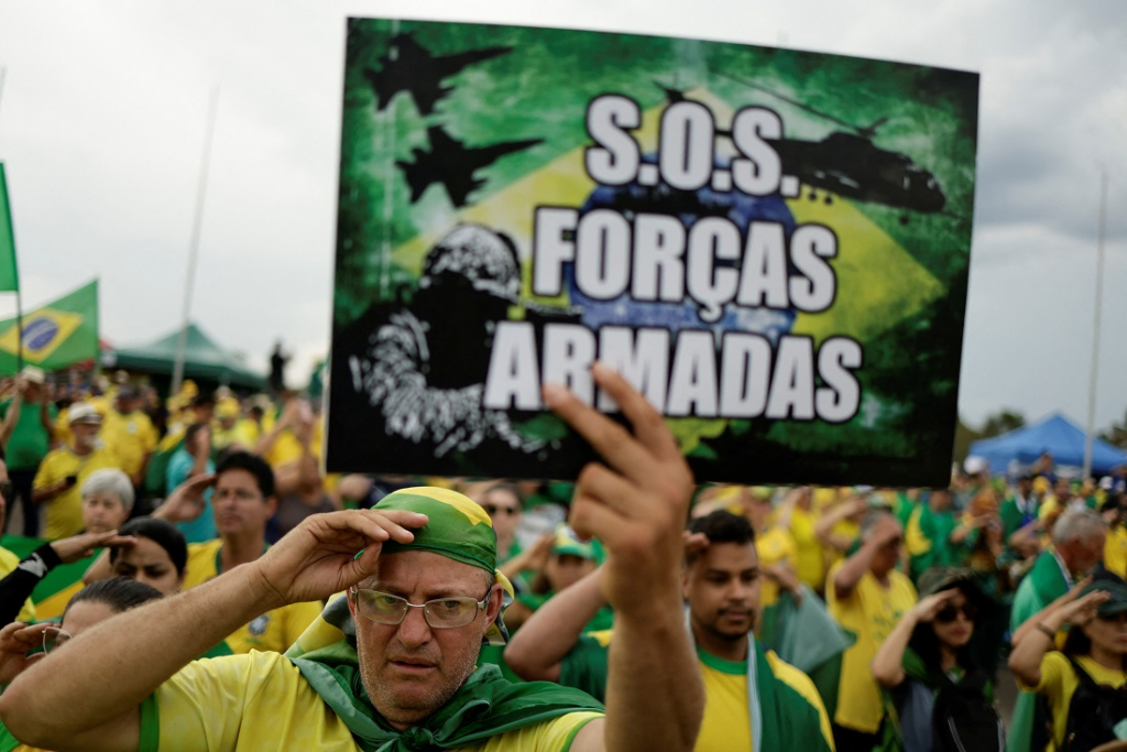 Manifestações contra eleição de Lula completam 11 dias na porta de quartéis em SP e no DF