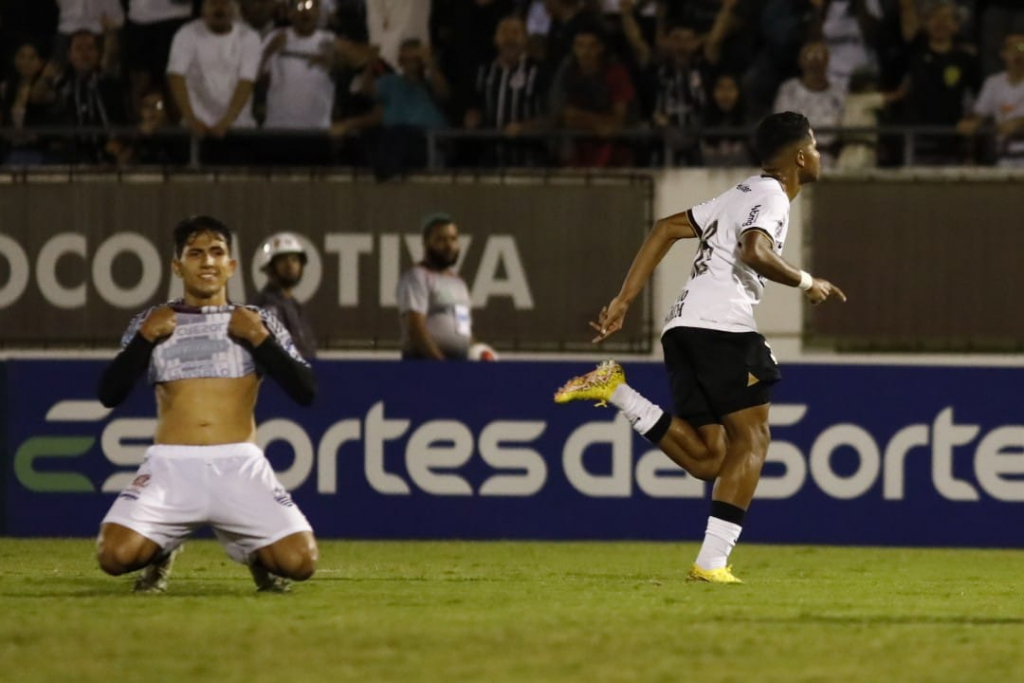 Corinthians sofre contra o Comercial-SP, mas marca nos acréscimos e avança na Copinha