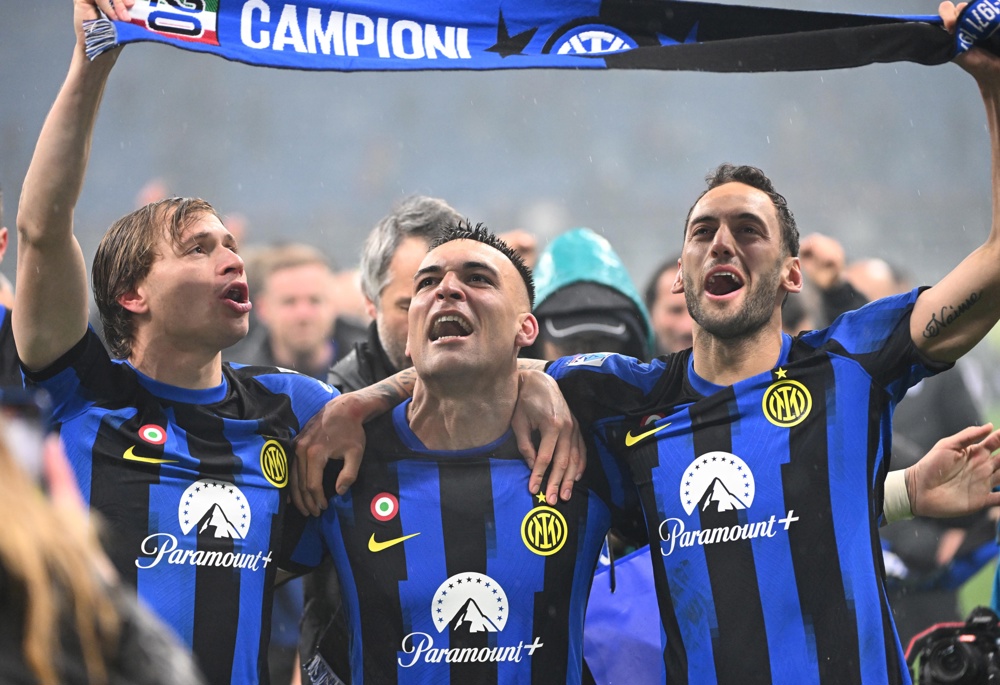 Inter de Milão vence o clássico contra o Milan e conquista o Campeonato Italiano pela 20ª vez