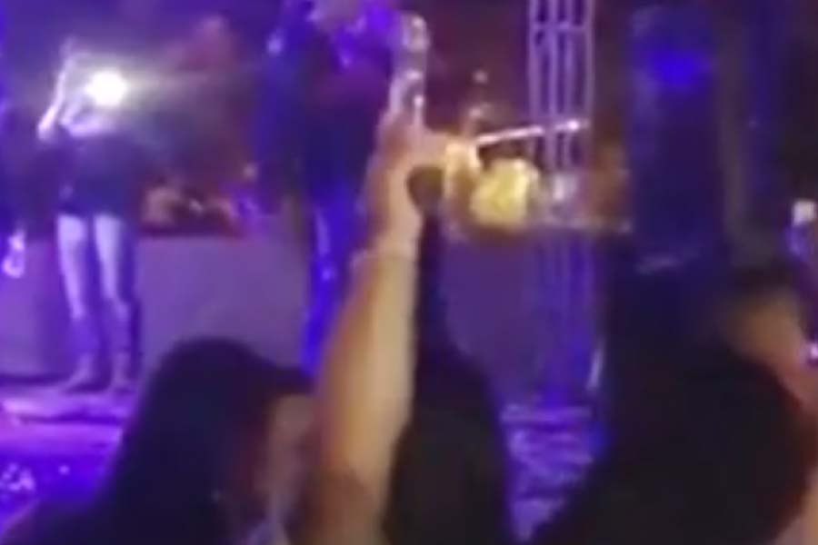 Vídeo de festa clandestina com homem  armado provoca polêmica em Tupã