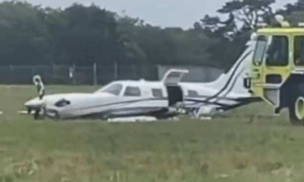 Passageira assume controle de avião e faz pouso forçado nos EUA após piloto passar mal