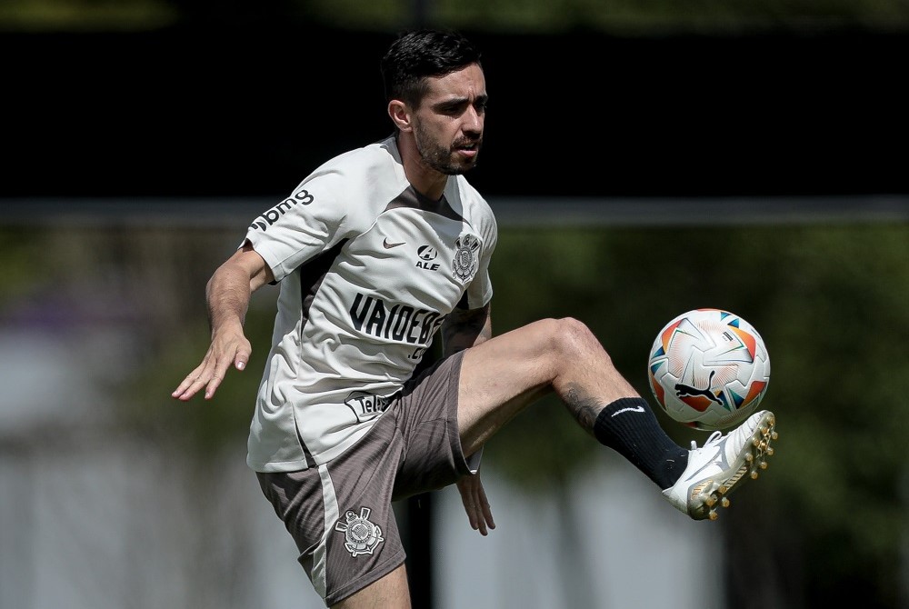 Igor Coronado pega dengue e está fora da estreia do Corinthians na Sul-Americana