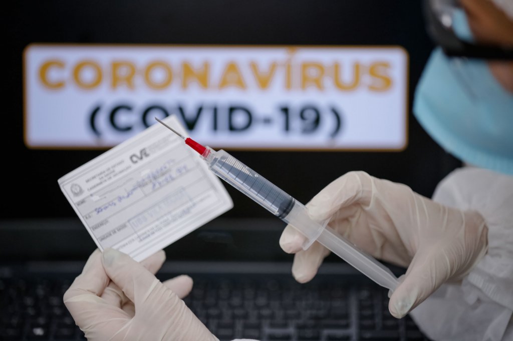 CoronaVac é segura e induz resposta imune em crianças e adolescentes, diz estudo