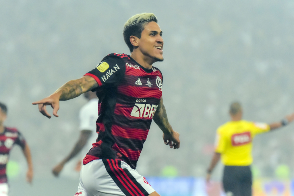 Flamengo relaciona titulares para confronto contra o Santos; veja a lista