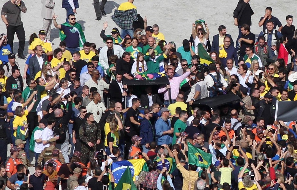 Bolsonaro recebe apoio na Marcha para Jesus e diz que tem ‘exército de 200 milhões de pessoas’