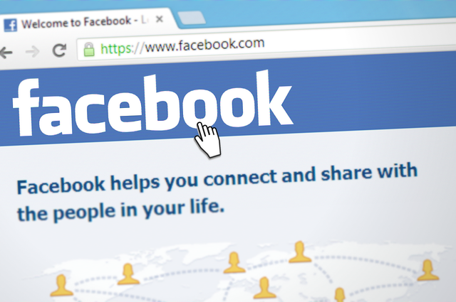 Pasta da Justiça multa Facebook por compartilhar dados de usuários