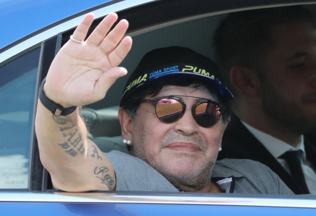 Filhos de Maradona pedem à Justiça exumação do corpo do pai para agradar aos fãs