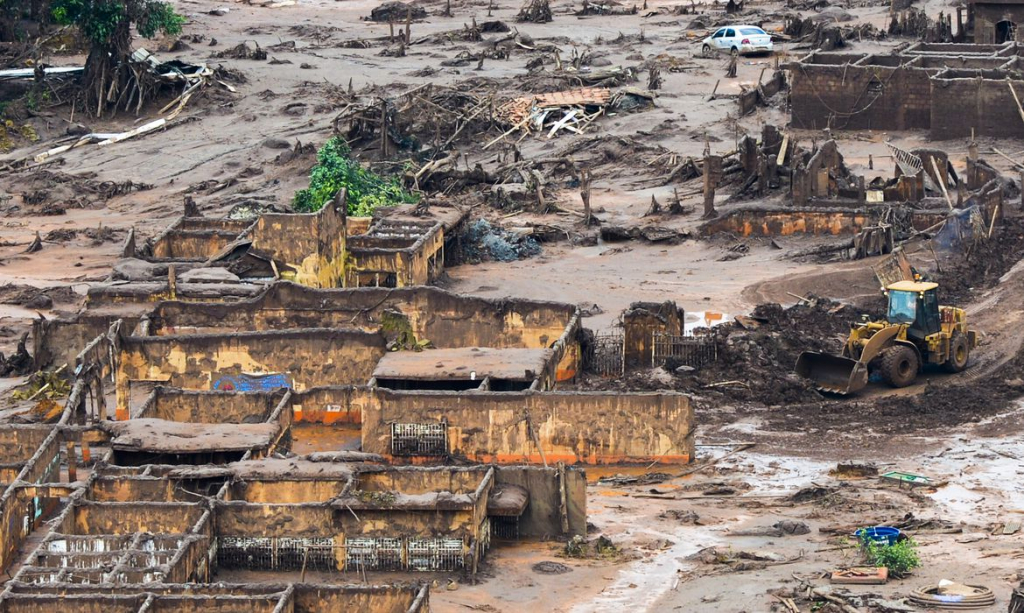 Justiça Federal absolve Samarco e BHP pelo rompimento da barragem de Fundão 