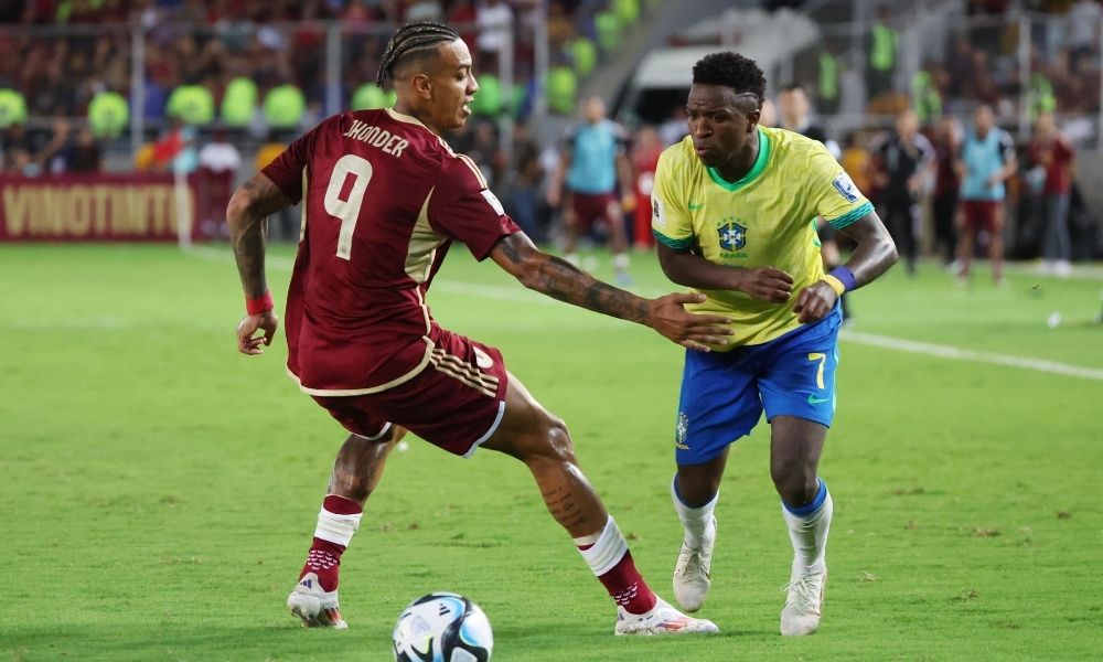 Vini Jr perde pênalti e Brasil fica no empate com Venezuela nas Eliminatórias 