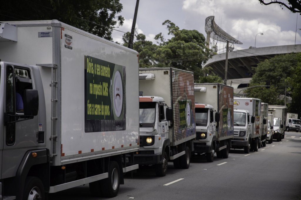 Justiça do Rio de Janeiro proíbe greve de caminhoneiros na BR 101