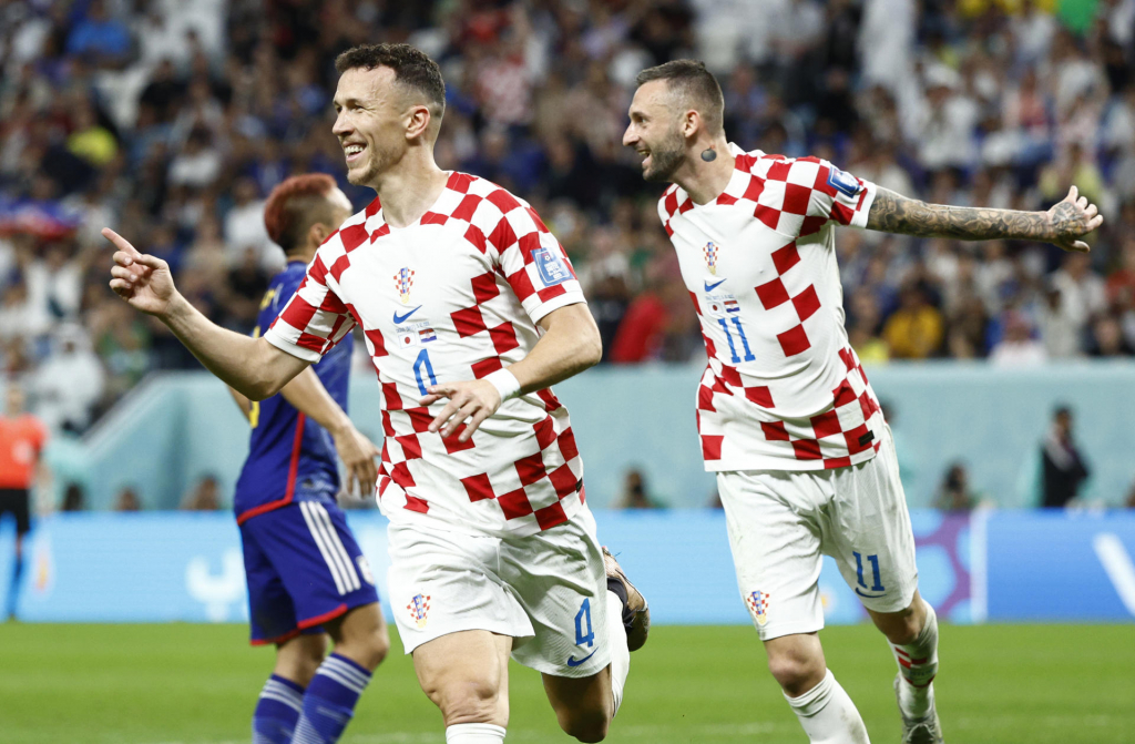 Croácia vence Japão nos pênaltis e aguarda vencedor de Brasil x Coreia do Sul