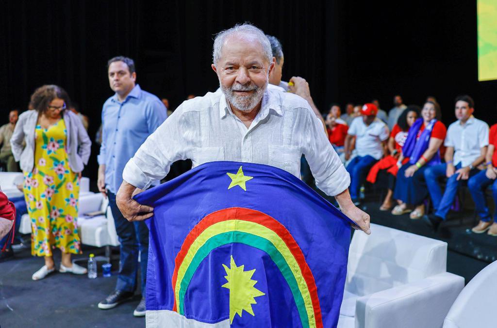 Em ato com vaias a aliado no Recife, Lula critica reforma trabalhista e defende emprego formal
