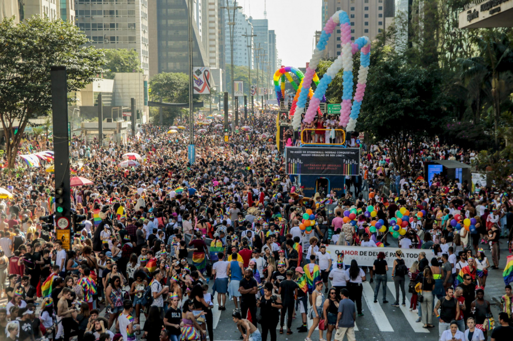 Parada do Orgulho LGBT+: veja como chegar, por onde entrar e o que fazer em caso de roubo
