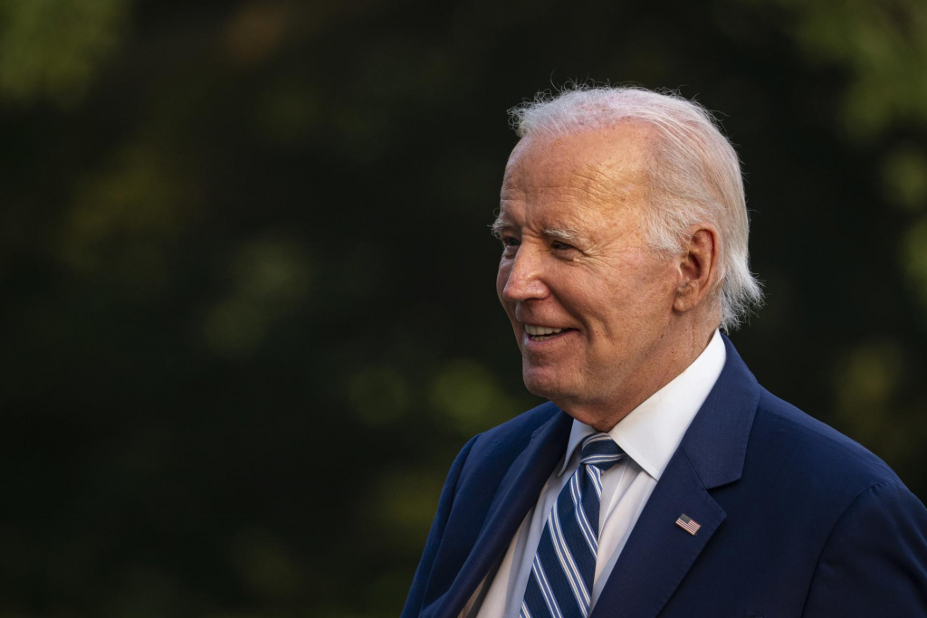 Biden está usando aparelho para tratar apneia do sono, informa Casa Branca
