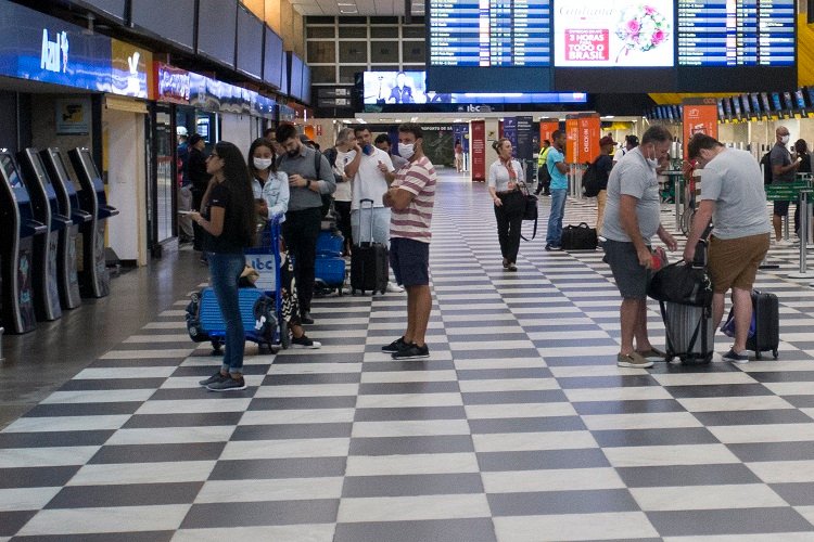 Portugal pede esclarecimentos ao Reino Unido sobre proibição de voos