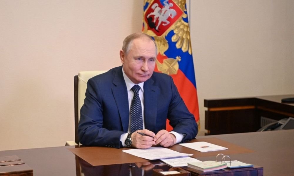 Putin só aceita conversar com Zelensky se todas as exigências da Rússia forem aceitas