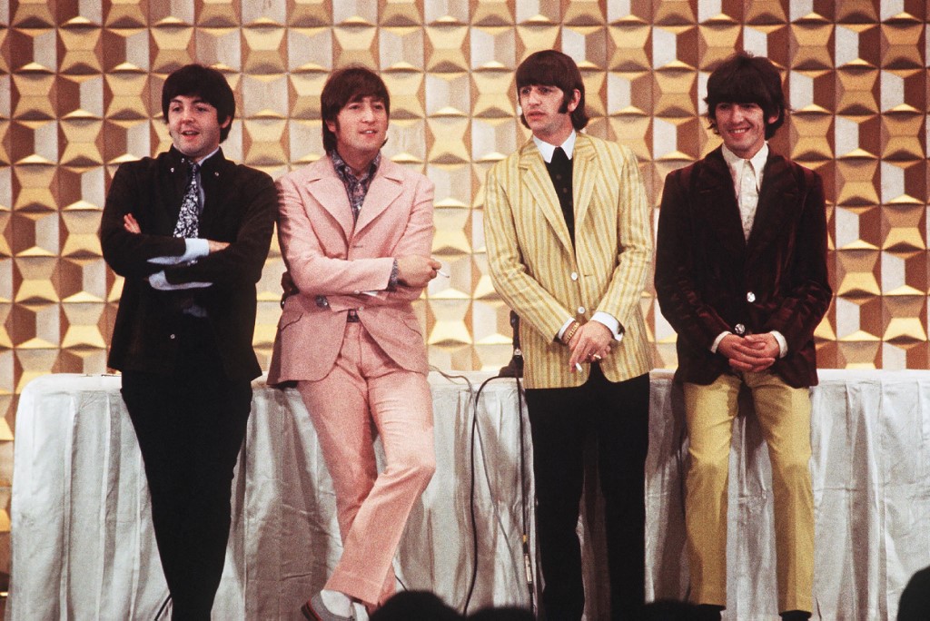 Música inédita dos Beatles escrita por John Lennon será lançada em novembro; saiba detalhes