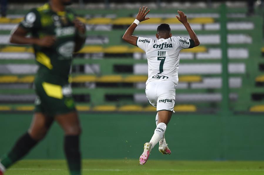 Palmeiras sofre, mas vence o Defensa y Justicia no jogo de ida da Recopa Sul-Americana