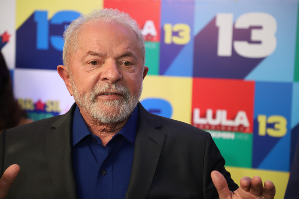 Lula acusa Bolsonaro de usar a máquina em prol da reeleição: ‘Age como se o Brasil fosse dele’