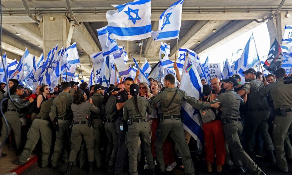 Israelenses se rebelam contra avanço de reforma judicial e voltam às ruas no país