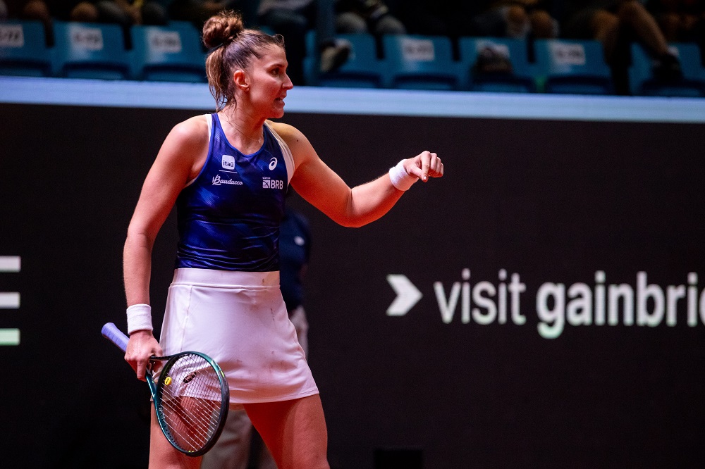 Bia Haddad vence Jazmin Ortenzi de virada na ‘Copa do Mundo’ do tênis feminino 