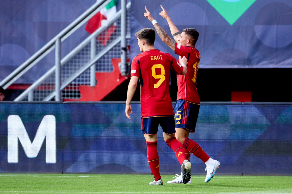 Espanha marca no fim, derrota Itália e enfrenta a Croácia na final da Liga das Nações 