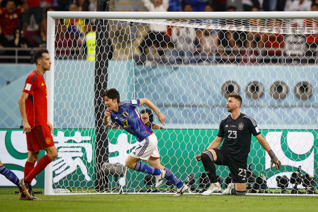 Japão supera Espanha de virada e passa em primeiro no grupo