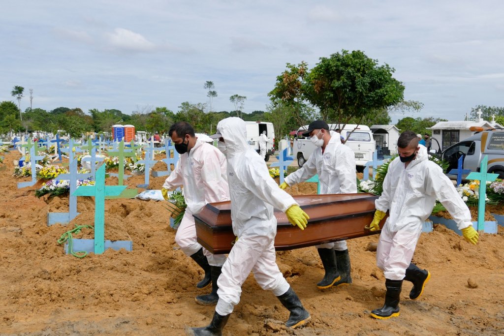 Países da América do Sul adotam medidas com medo do descontrole da pandemia no Brasil