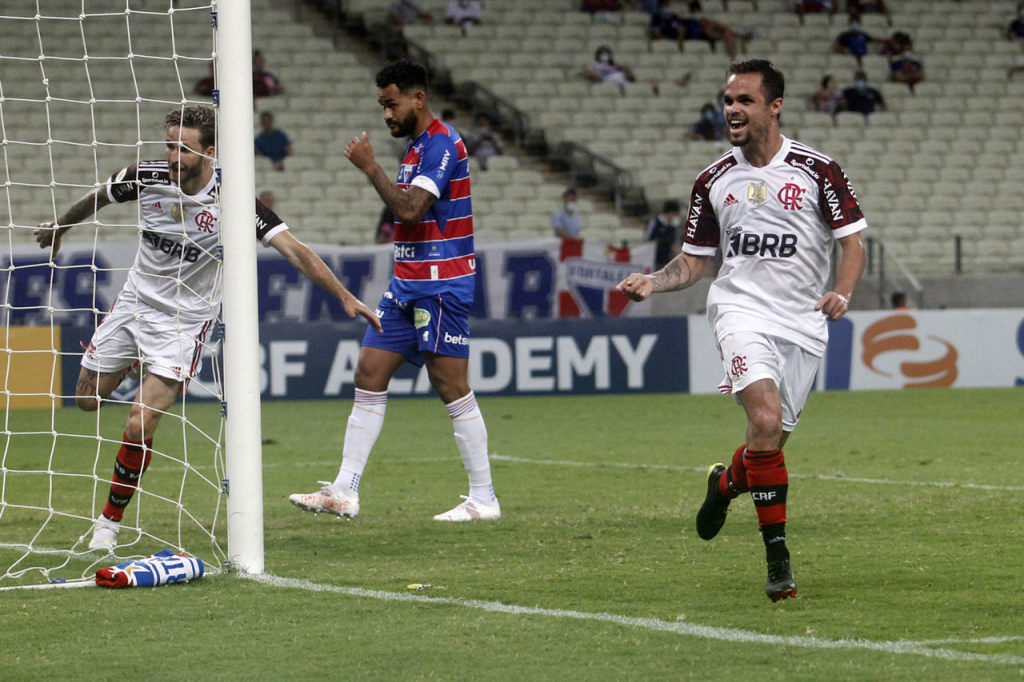 Campeonato Brasileiro: Flamengo vence Fortaleza por 3 a 0