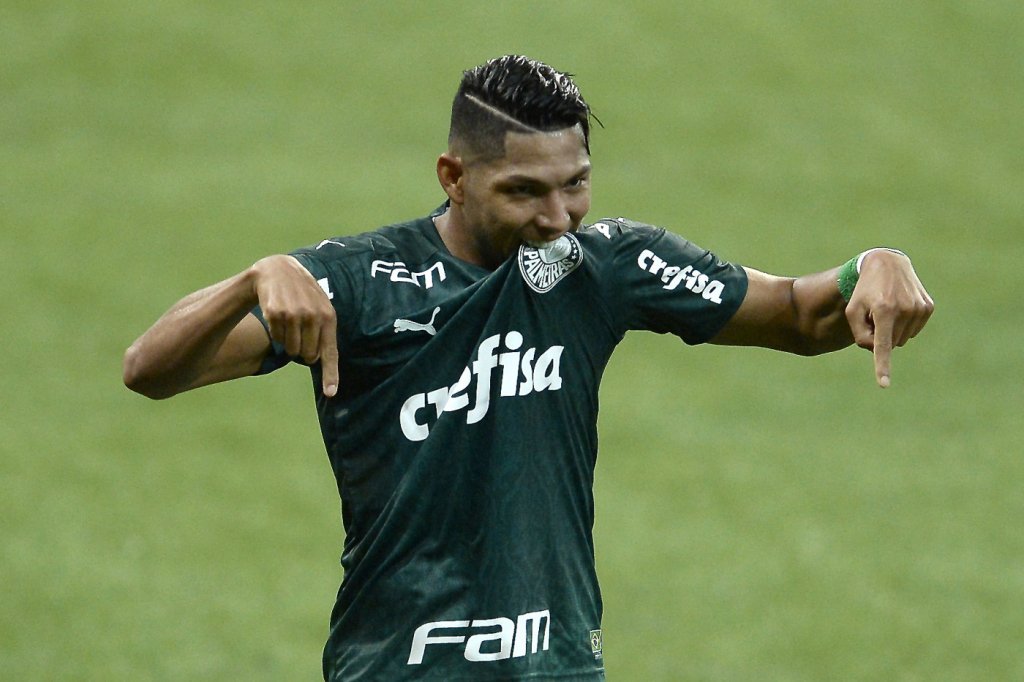 Campeonato Brasileiro: Palmeiras vence o Bahia por 3 a 0 em casa