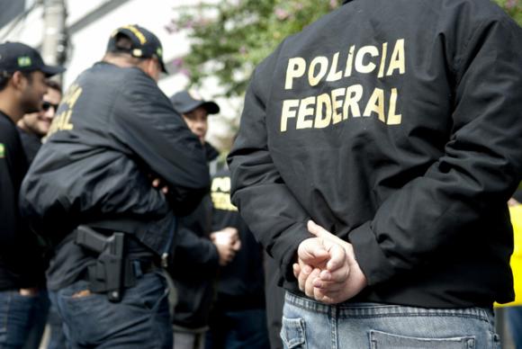 PF prende secretário de Administração Penitenciária do RJ por suspeita de negociações com o Comando Vermelho