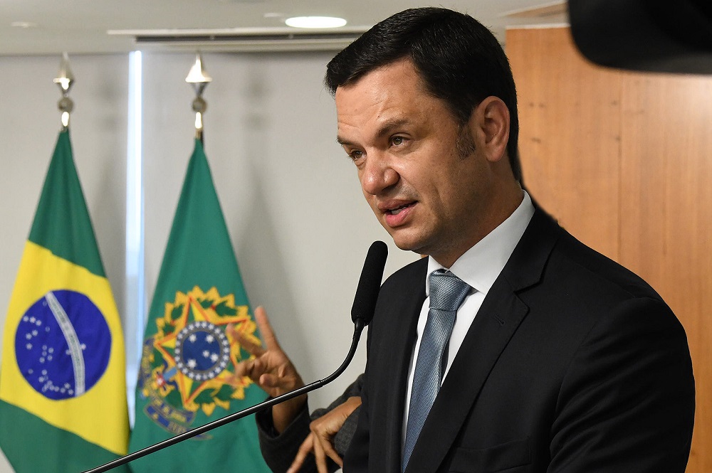 Urgente: Moraes mantém Torres preso em batalhão da PM e autoriza visita de 38 senadores