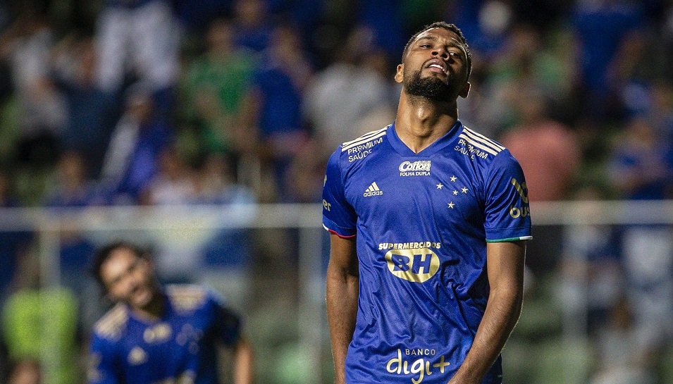 Jogadores do Cruzeiro anunciam greve por salários atrasados: ‘Situação intolerável’