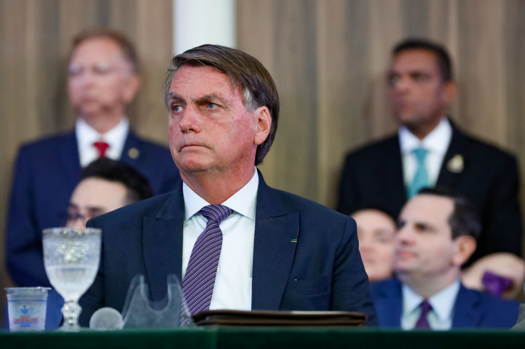 ‘Pelo que tudo indica, não haverá reajuste para servidores públicos neste ano’, diz Bolsonaro