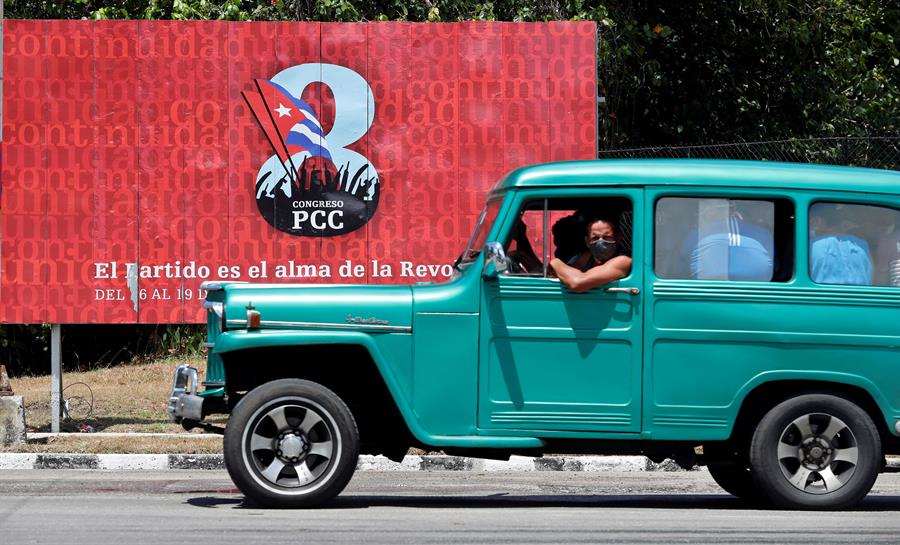 Raúl Castro se aposenta e Partido Comunista discute futuro de Cuba em meio a forte crise