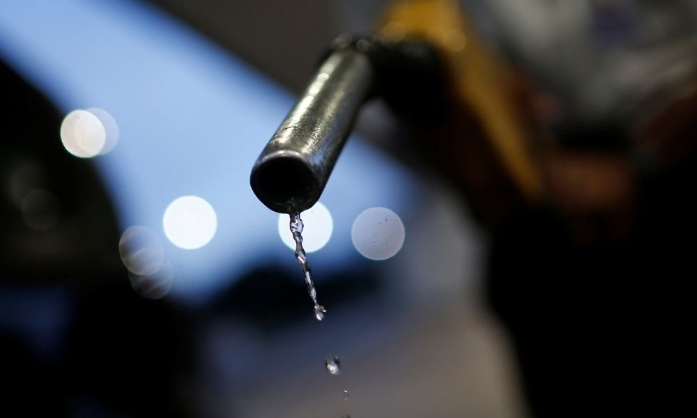 Governo afasta risco de desabastecimento de combustíveis no país