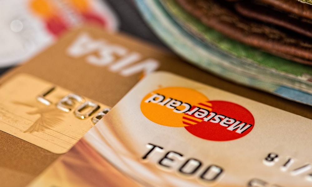Tecnologia de pagamento por aproximação de cartões é alvo de bandidos em golpes