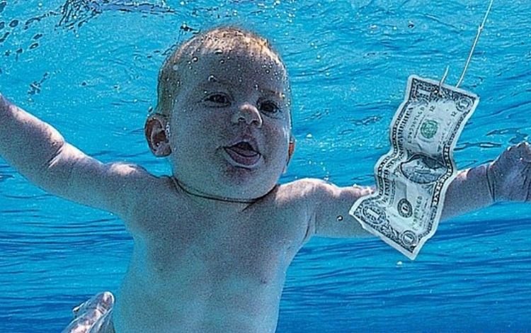 Bebê do álbum ‘Nevermind’ processa Nirvana por exploração sexual infantil