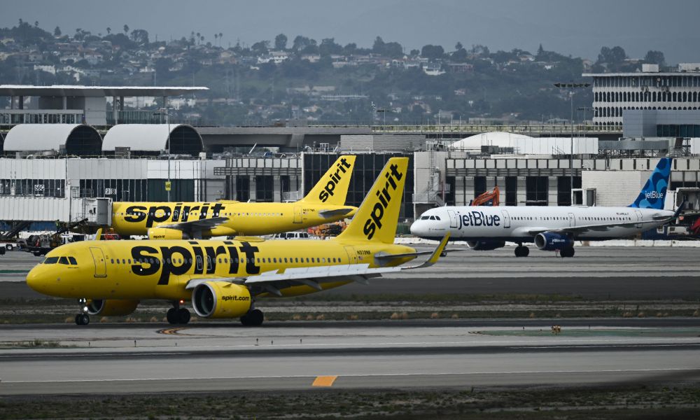 Companhia aérea dos EUA embarca menino de seis anos que viajava sozinho em voo errado