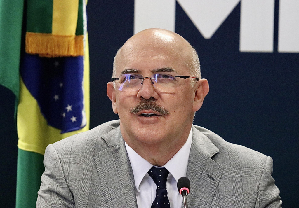 PF vai investigar denúncia de interferência interna na prisão de Milton Ribeiro