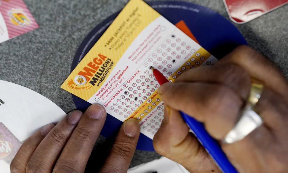 Loteria americana tem prêmio acumulado em mais de R$ 5 bilhões; brasileiros podem apostar 