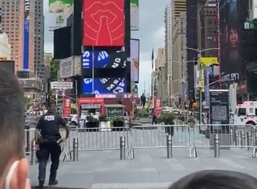 Times Square, em Nova York é parcialmente bloqueada após suspeita de bomba