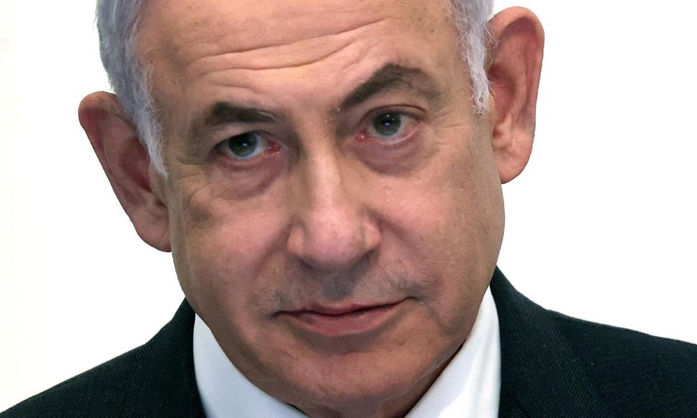 Netanyahu critica Macron por defender suspensão de entrega de armas e diz que Israel tem direito de se defender do Irã 