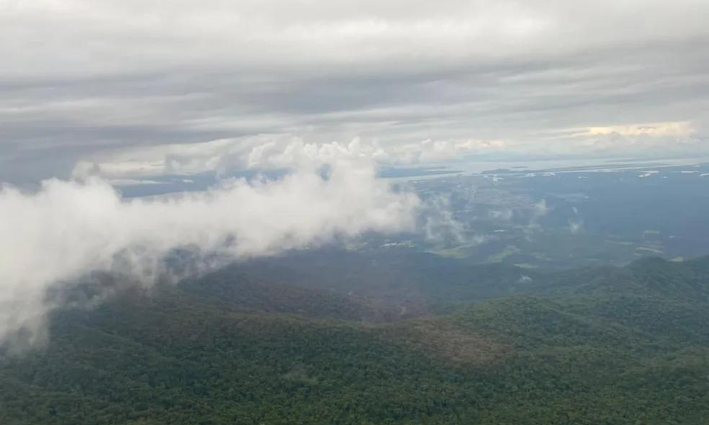 Assessores do governo estavam em avião que desapareceu no Paraná